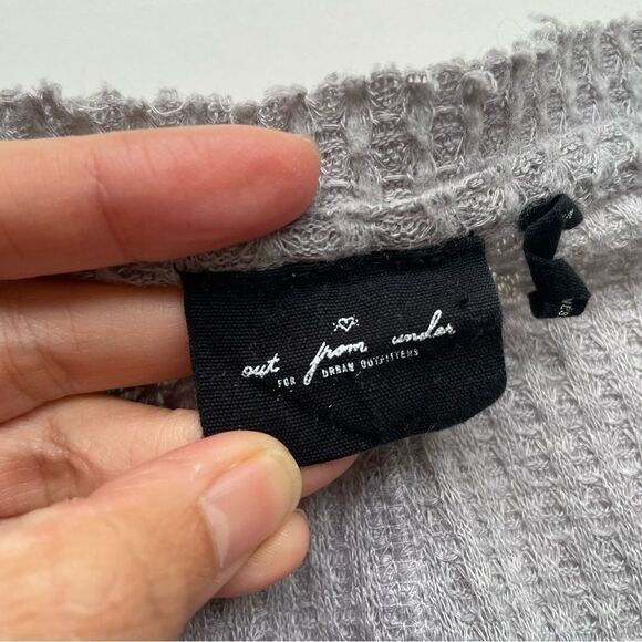 Out from under URBAN OUTFITTERS tie front thermal top gray button front XS - Picture 7 of 10